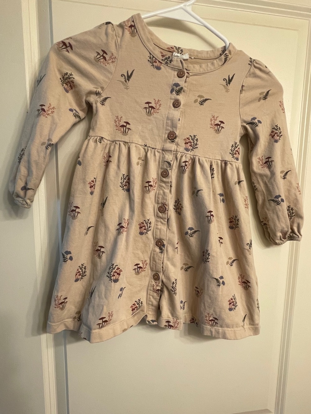 City Mouse Beige woodland-Print Button-Front dress